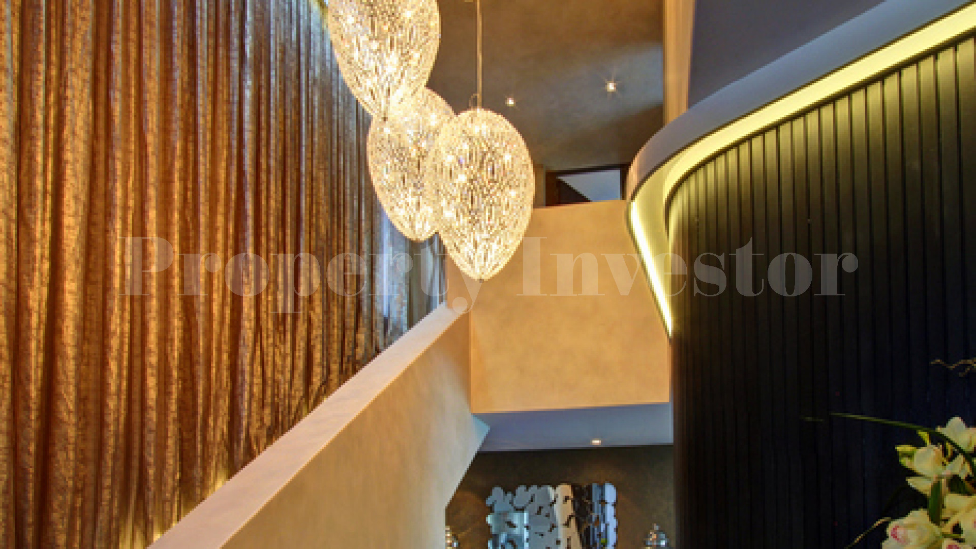 Modern 6 Bedroom Beachfront Villa in Marbella