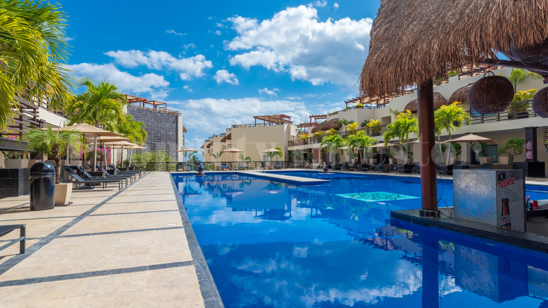 Продается портфолио из 10 апартаментов от 265,000$ в жилом бутик-комплексе на первой линии в Плайя Дель Кармен