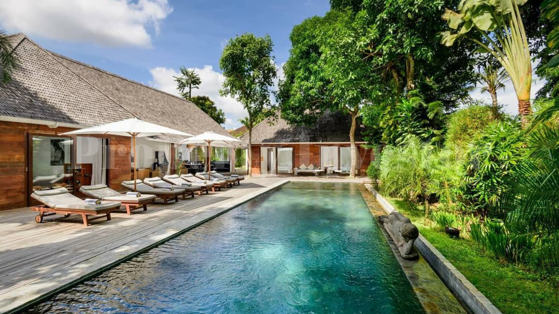 Lavish 4 Bedroom Contemporary Estate for Sale in Upscale Umalas, Bali