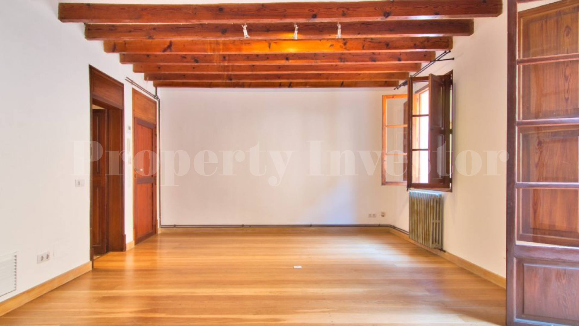 Charming 4 Bedroom Character Apartment in the Heart of Palma Old Town