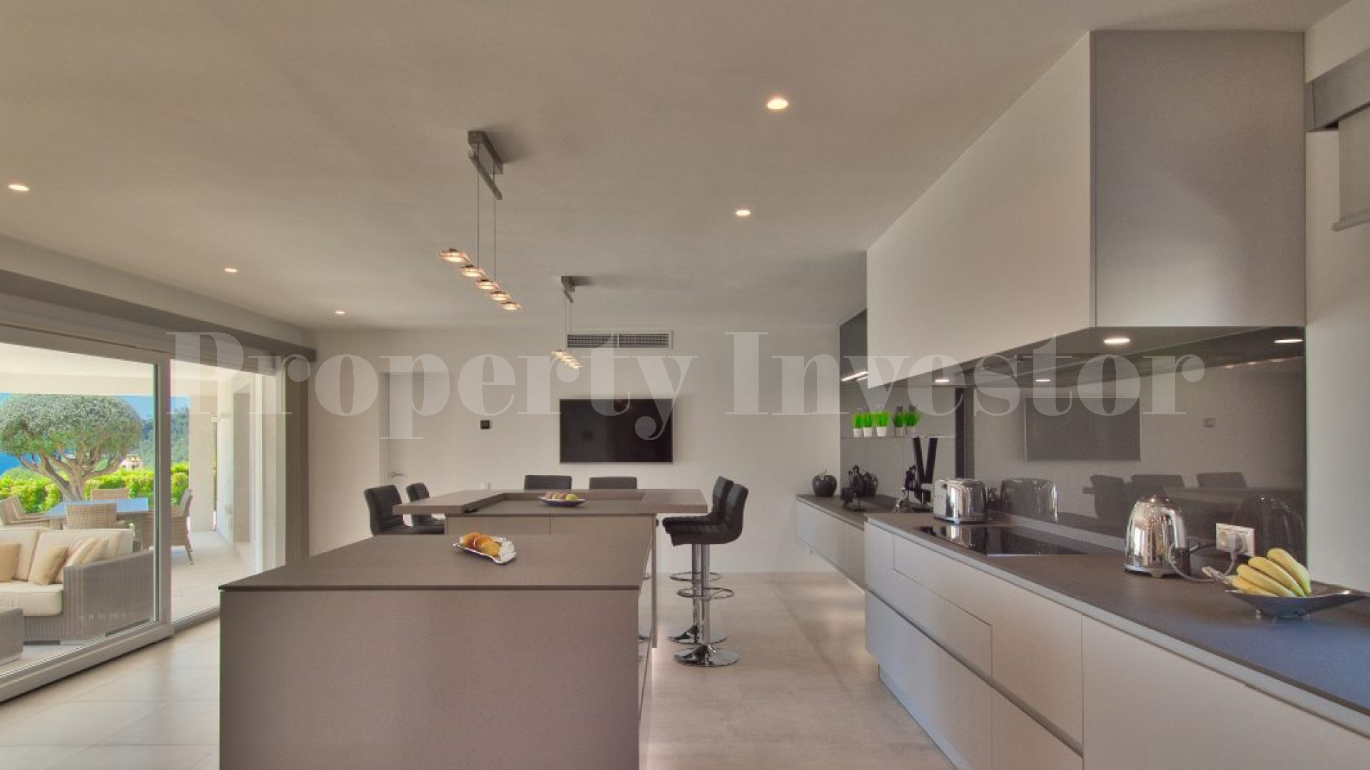 Роскошная вилла с 4 спальнями с видом на море в лучшем районе в Порт Андрач