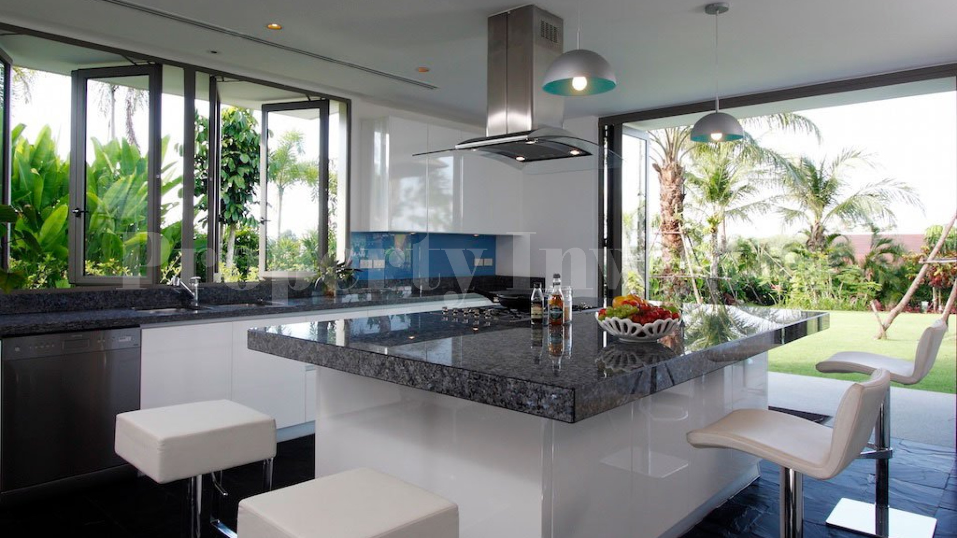 5 Bedroom Luxury Hillside Villa in Layan