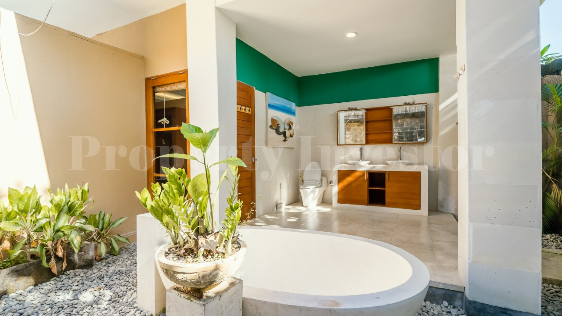 Spacious 6 Bedroom Modern Villa with Lush Gardens & Amazing Sunset Views for Sale in Pererenan, Bali