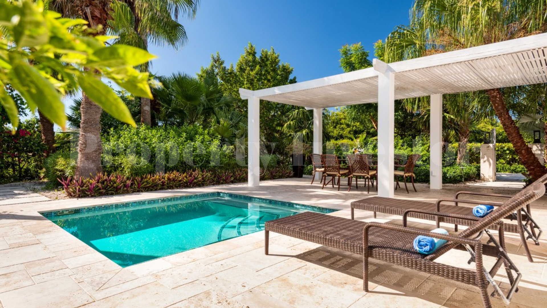 Exclusive Luxury 4 Bedroom Beachfront Villa in Turks & Caicos
