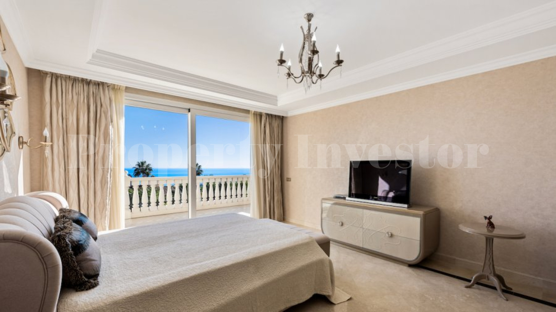 Сказочная вилла с 7 спальнями в престижном районе Сиерры Бланка