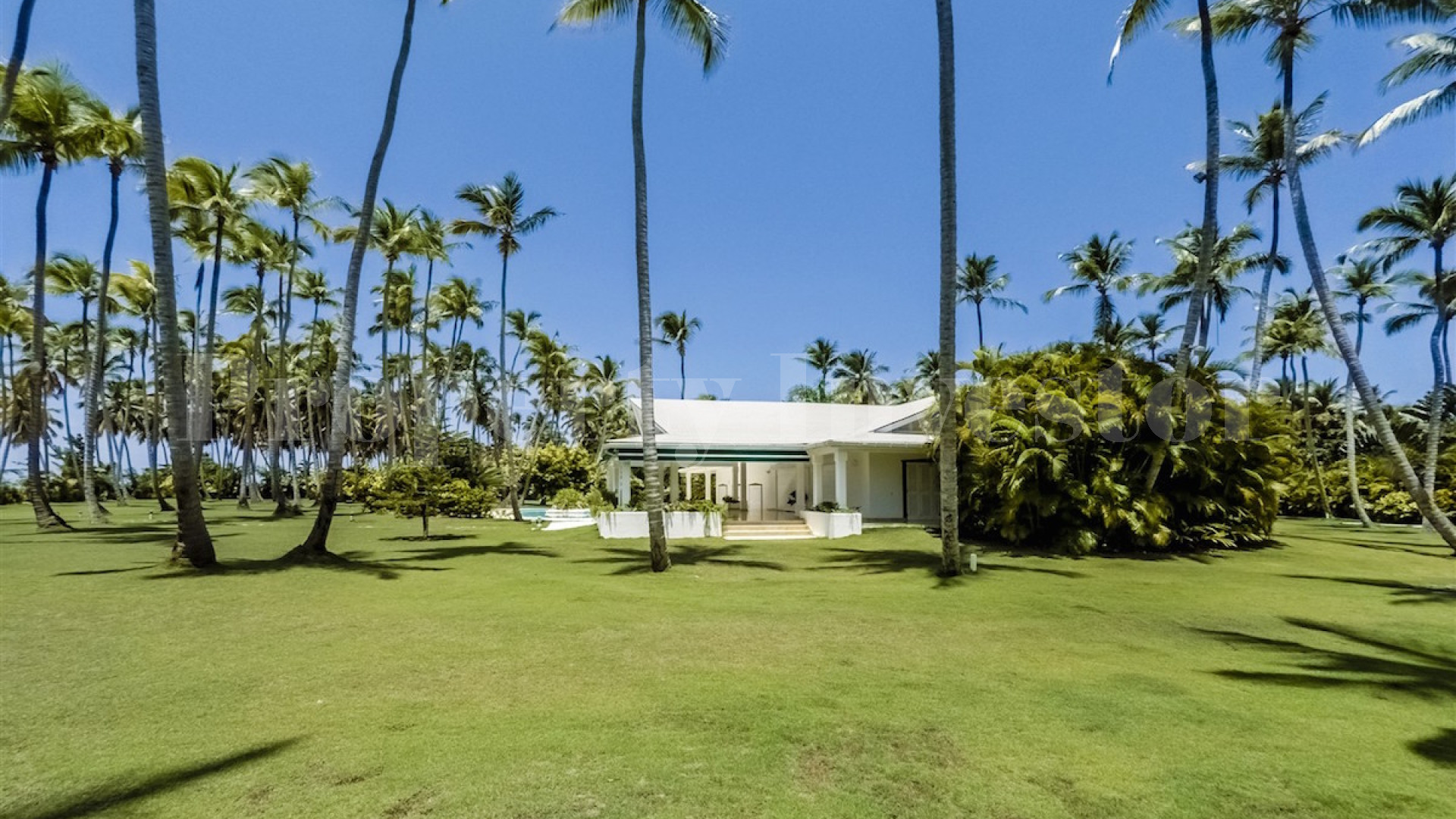 Самая восхитительная и роскошная вилла с 4 спальнями в Лас Терренас