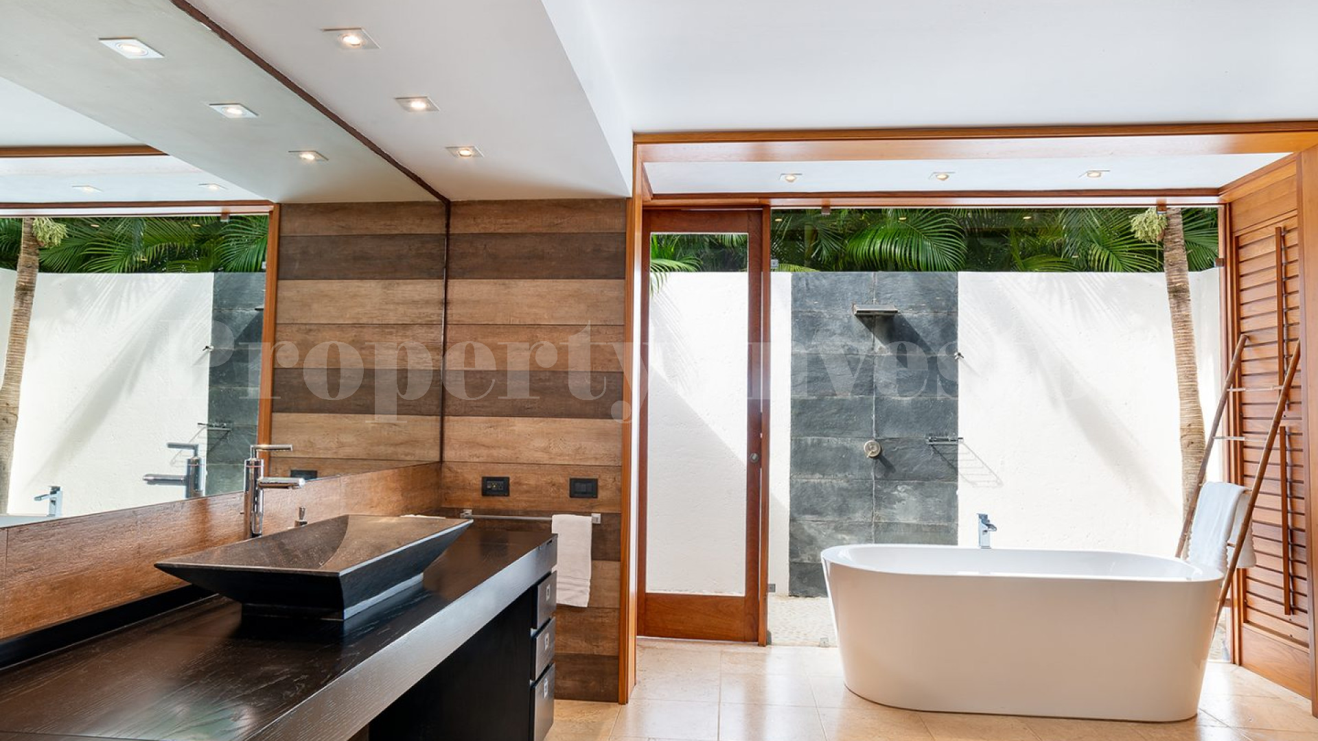 Modern 4 Bedroom Luxury Golf Villa for Sale in La Romana, Dominican Republic