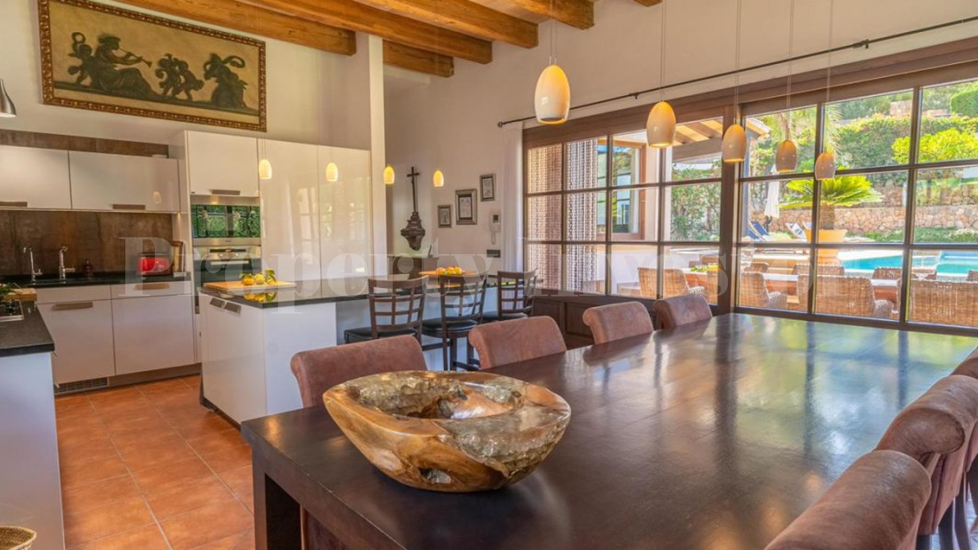 Красивая вилла на 4 спальни в традиционном  средиземноморском стиле в Портальс-Ноус, Майорка