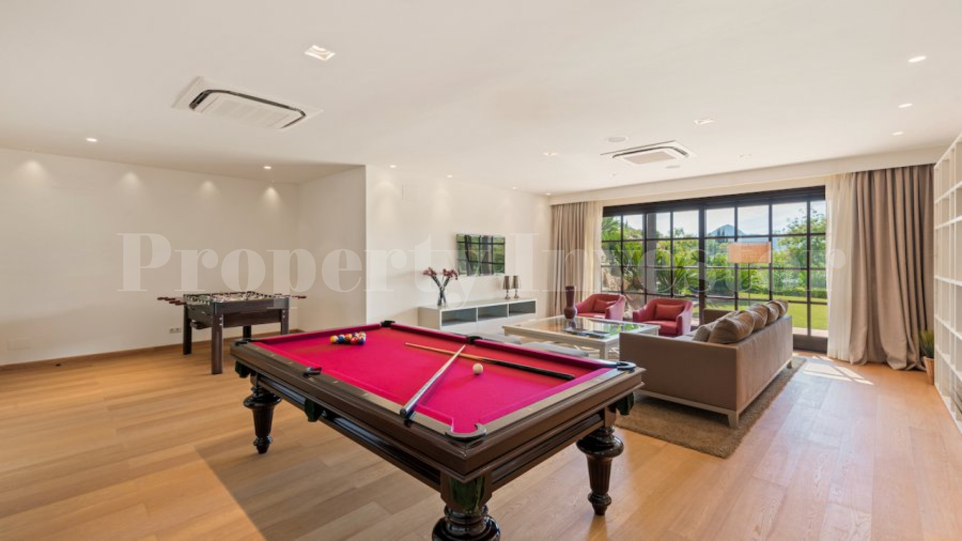 5 Bedroom Luxury Hillside Villa in La Zagaleta