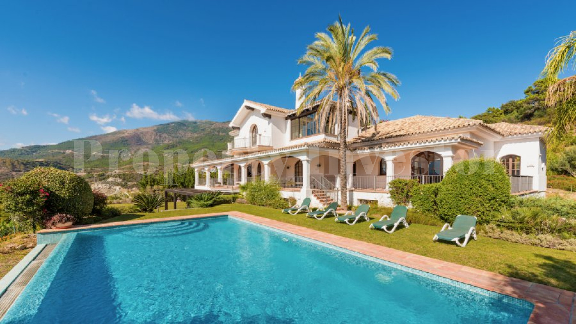 5 Bedroom Luxury Hillside Villa in La Zagaleta