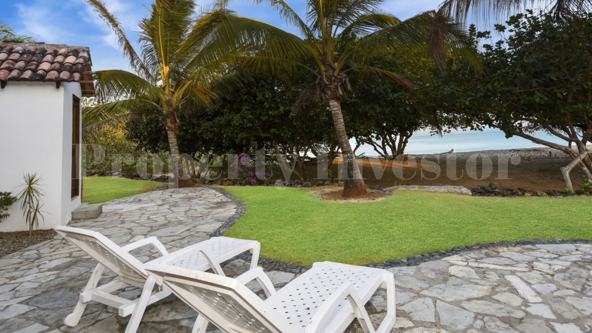 Elegant 4 Bedroom Beachfront Estate for Sale in Pedasi, Panama