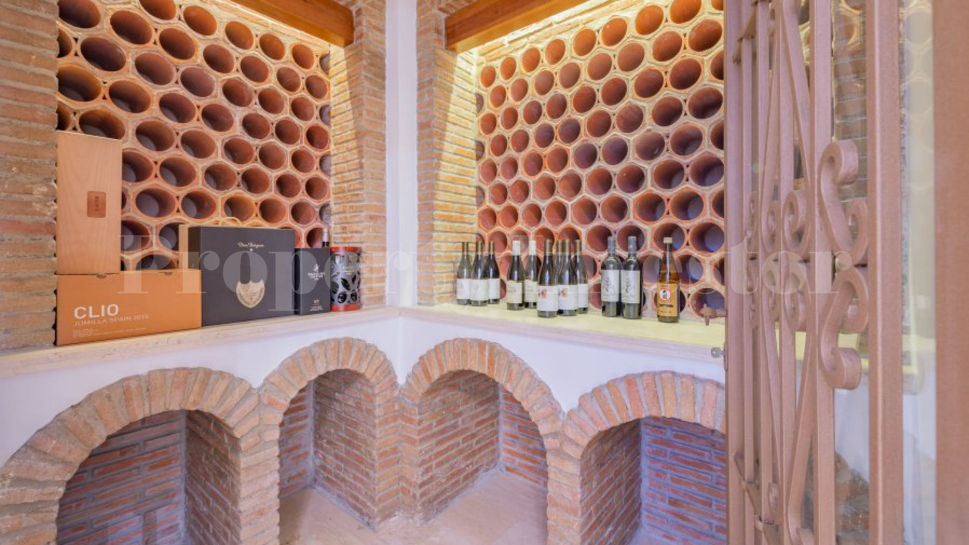 Classic 6 Bedroom Marbella Villa on the Golden Mile