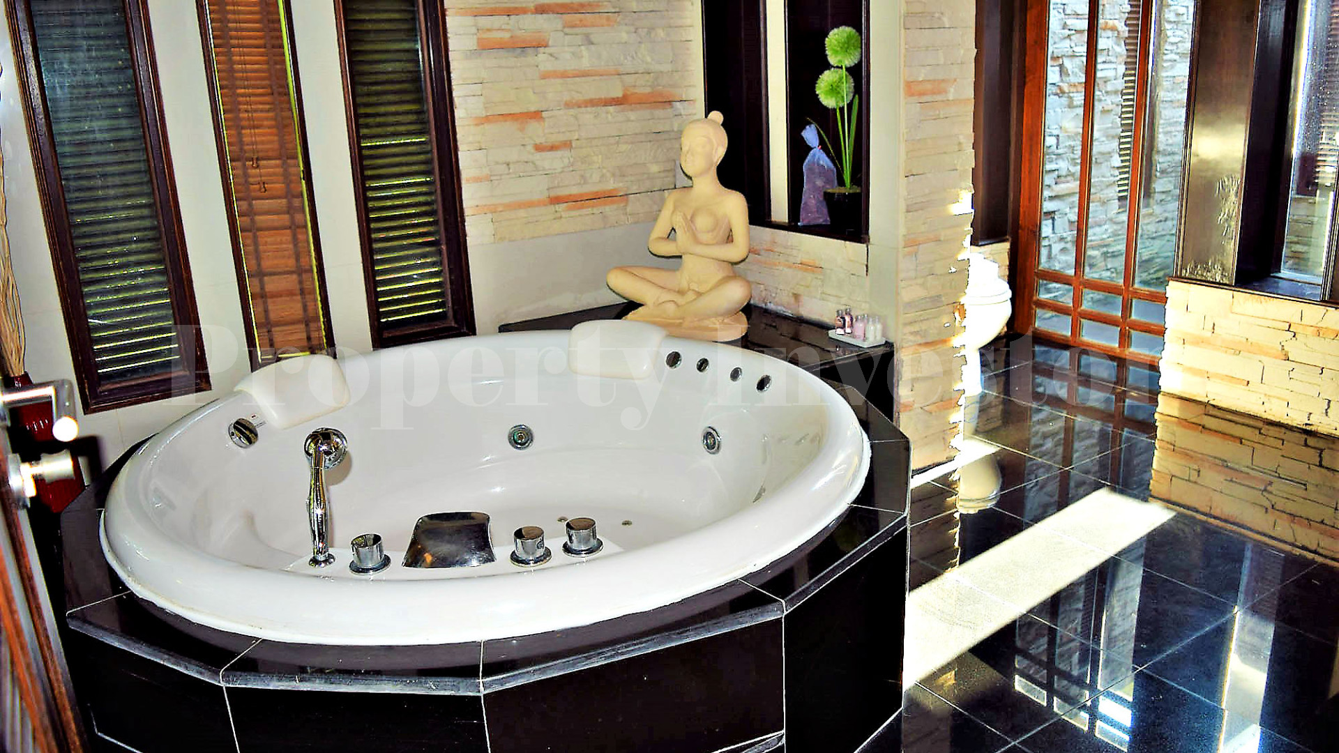 Elegant 5 bedroom villa on Koh Samui, Thailand