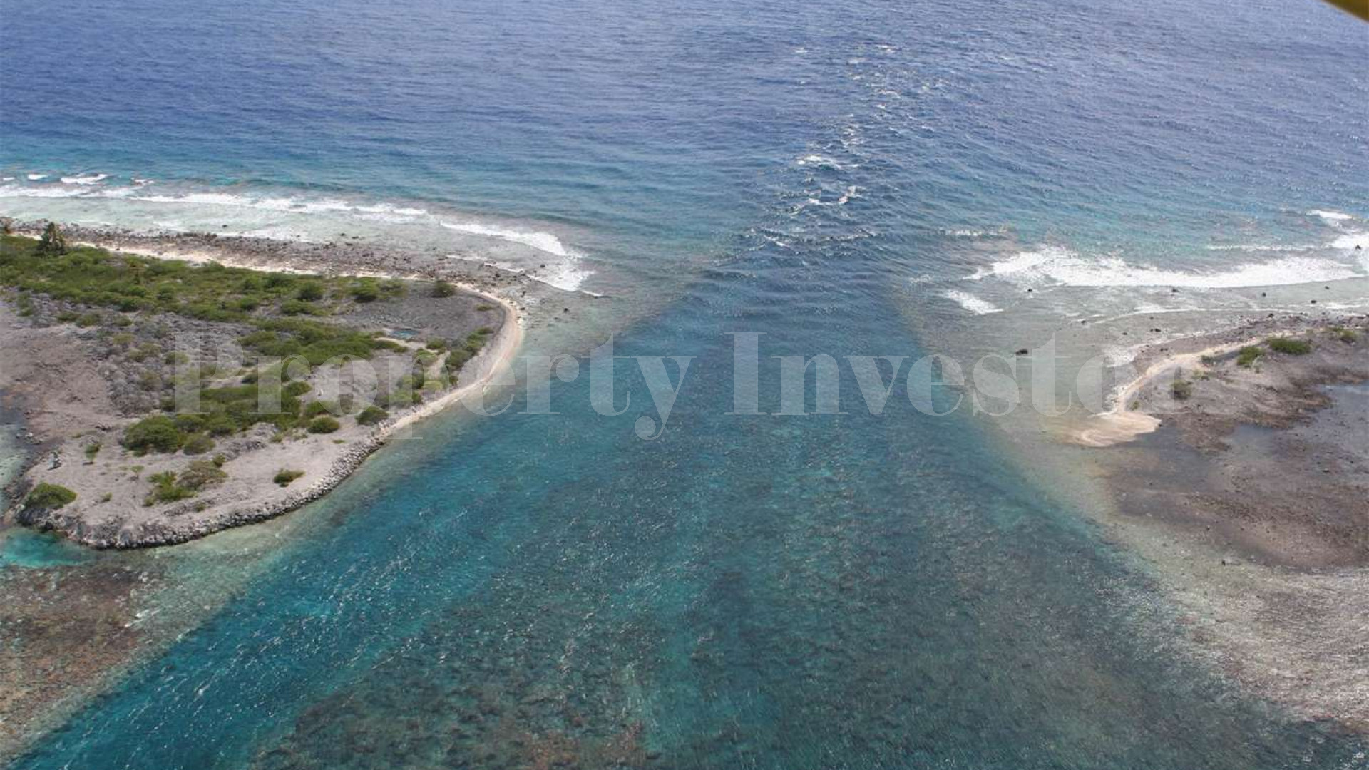 Immense 900 Hectare Private Atoll with Pearl Farm & Airstrip for Sale in French Polynesia