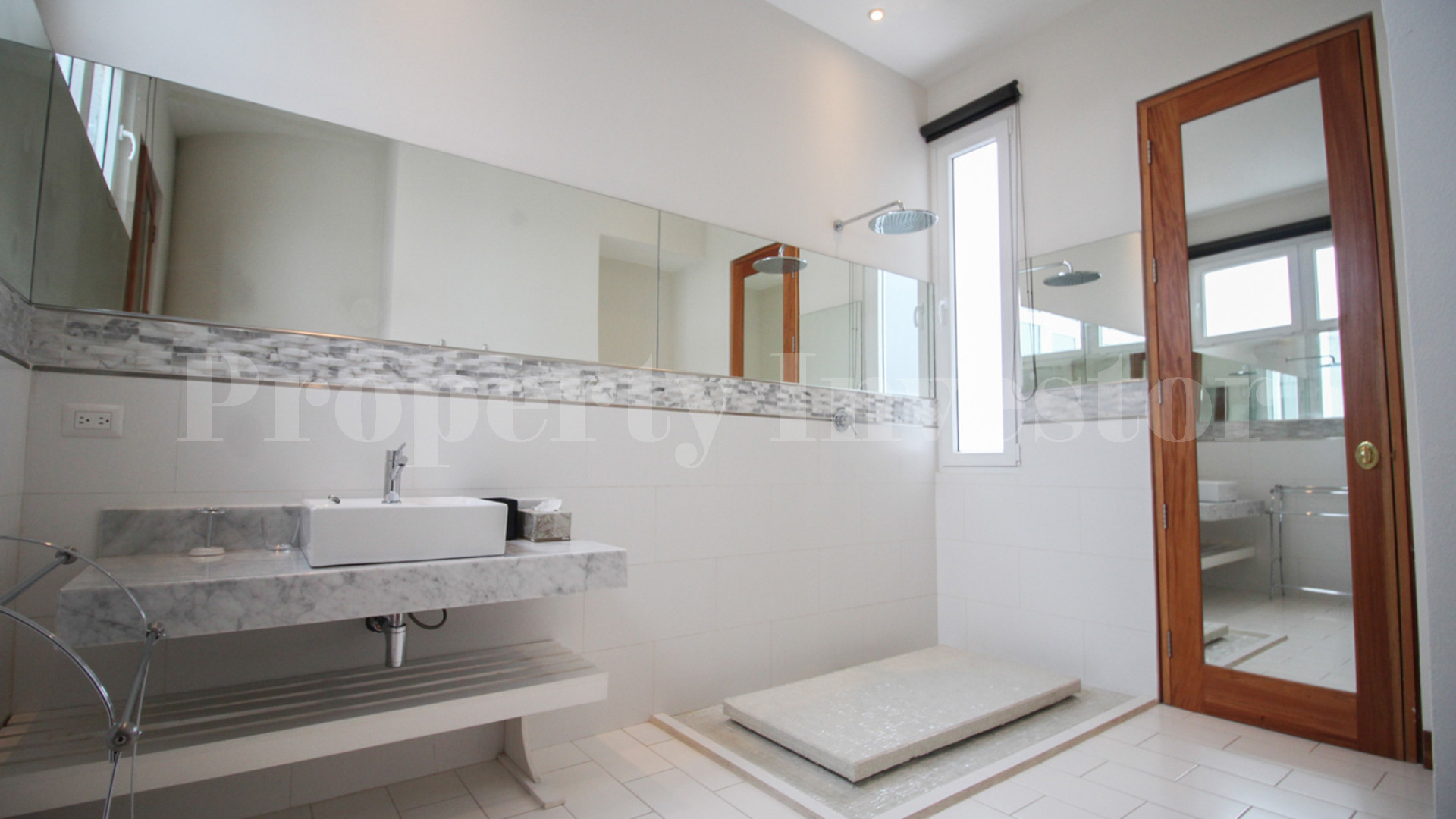 Exceptional 4 Bedroom Two-Storey Luxury Penthouse with Impressive Ocean Views for Sale in Coco del Mar, Panama