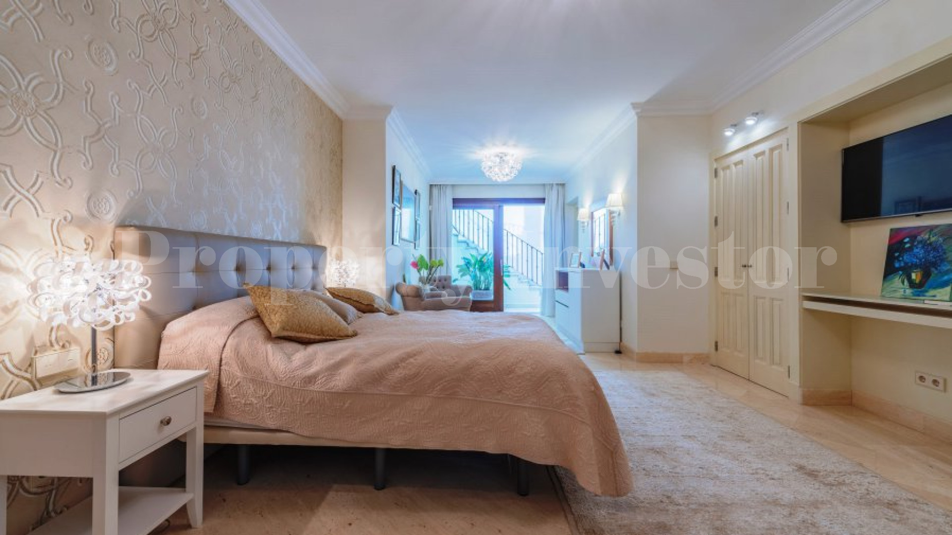 Classic 6 Bedroom Marbella Villa on the Golden Mile