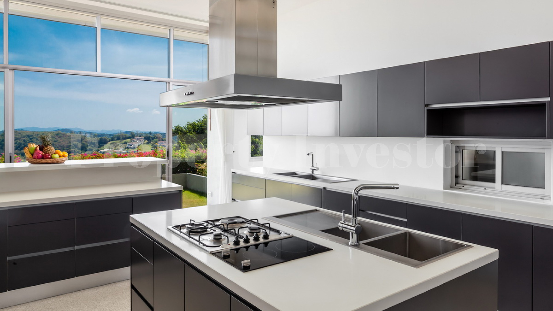 Неповторимая роскошная современная дизайнерская вилла в минималистическом стиле на 5 спален с изумительным выступающим инфинити бассейном на Пхукете