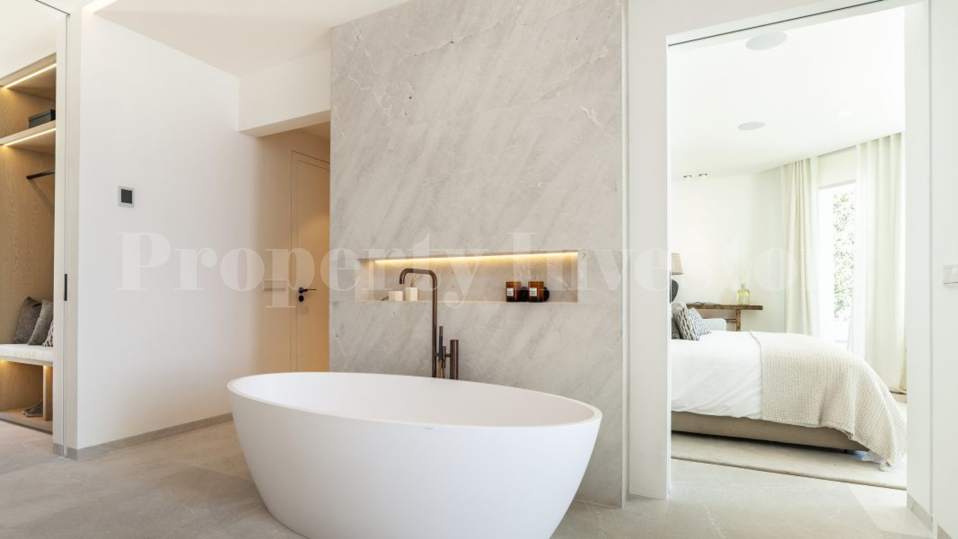 Stunning 4 Bedroom Seafront Villa in Nova Santa Ponsa