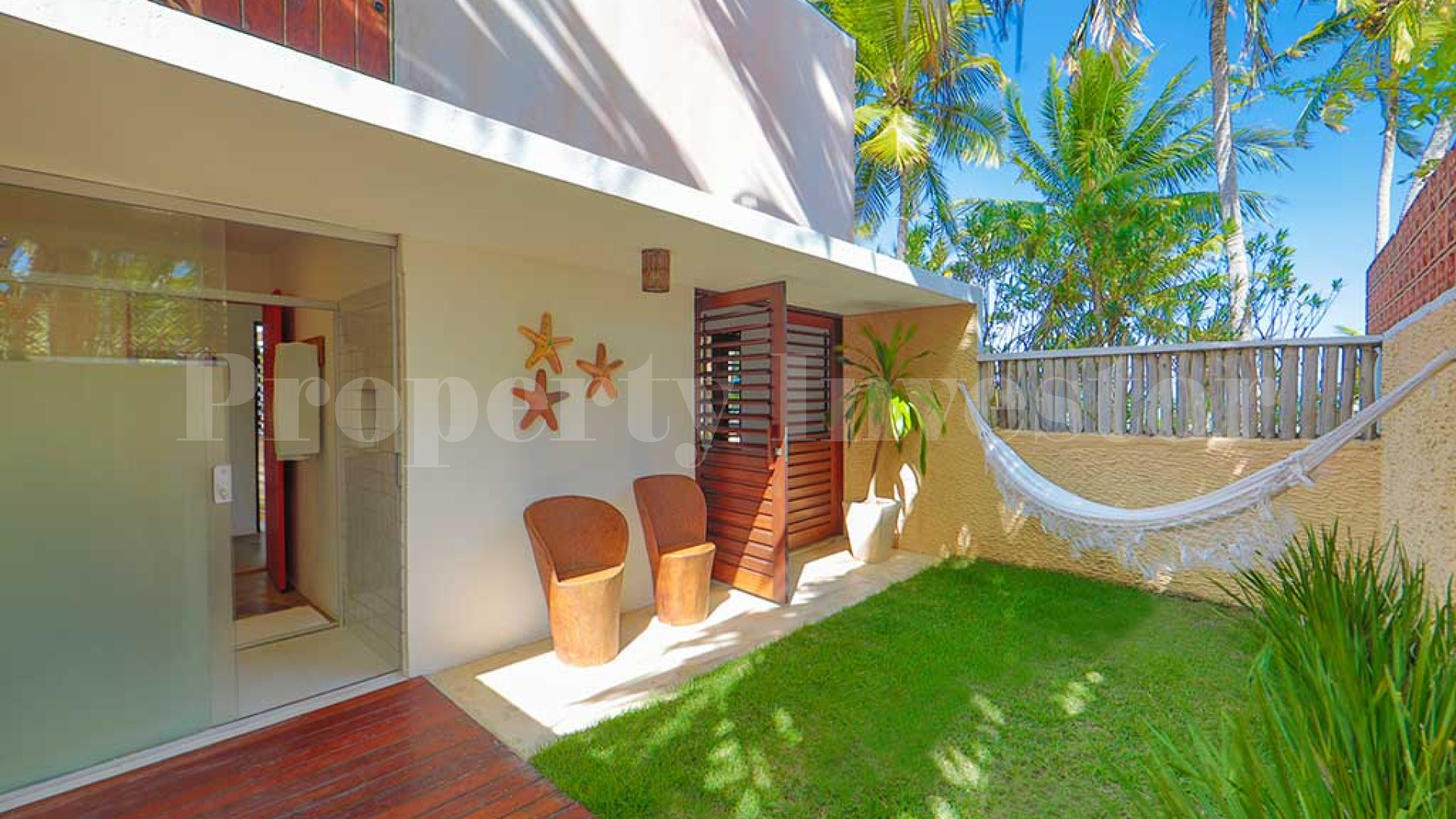 Stunning 8 Chalet Boutique Beachfront Hotel & Gourmet Restaurant Accessible to the Public for Sale in Japaratinga, Brazil