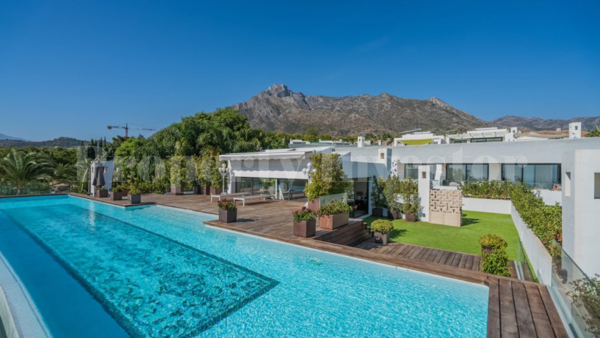 Fabulous 5 Bedroom Duplex Penthouse with Panoramic Sea Views for Sale in Marbella
