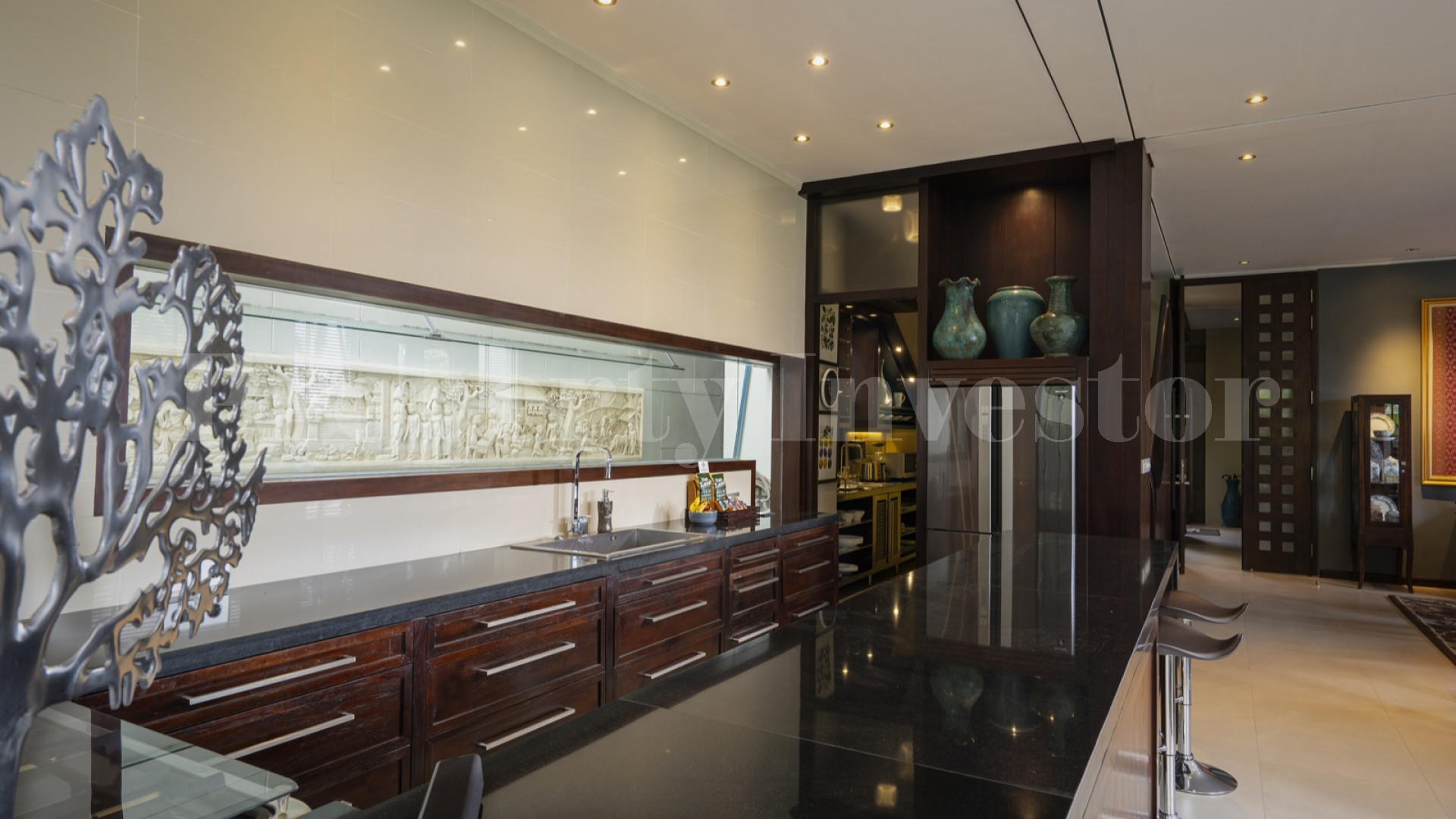 Продаётся отмеченный наградами бутик отель на 8 номеров и ресторан изысканной кухни в Убуде, Бали