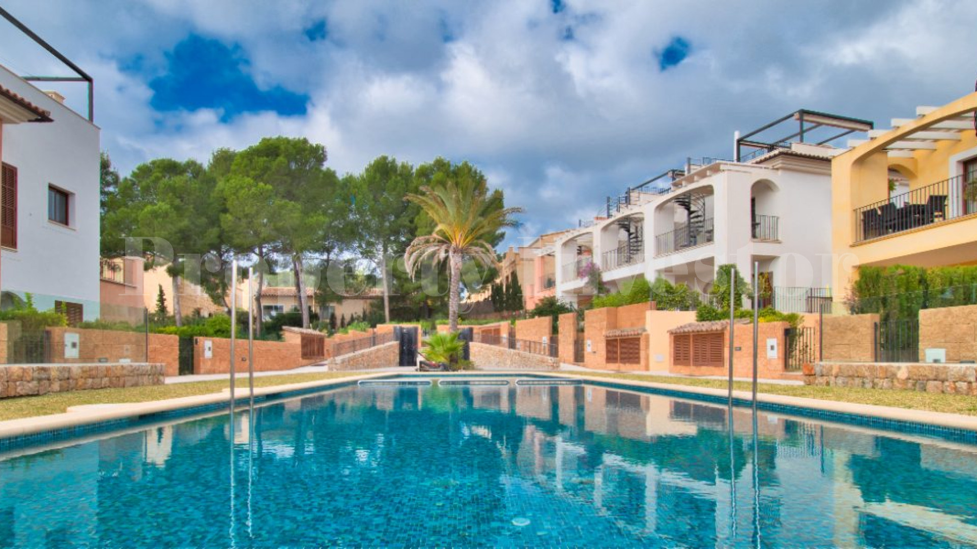 Modern 2 Bedroom Sea View Townhouse in Camp de Mar