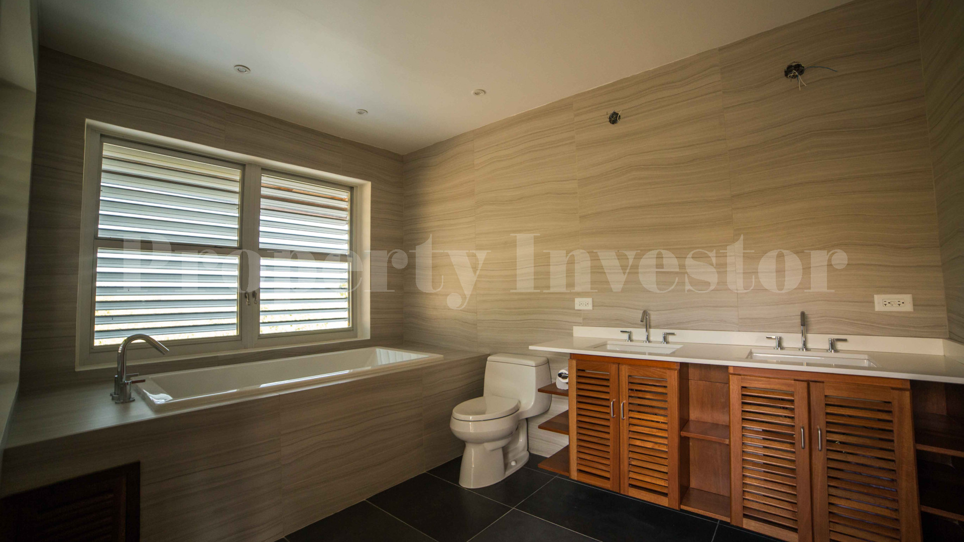 Spectacular 4 Bedroom Luxury Ocean View Home with 360° Panoramic Views for Sale in Playa Venao, Panama