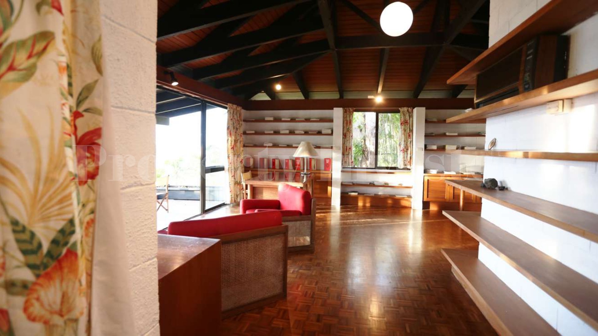 Остров 242 га на Фиджи