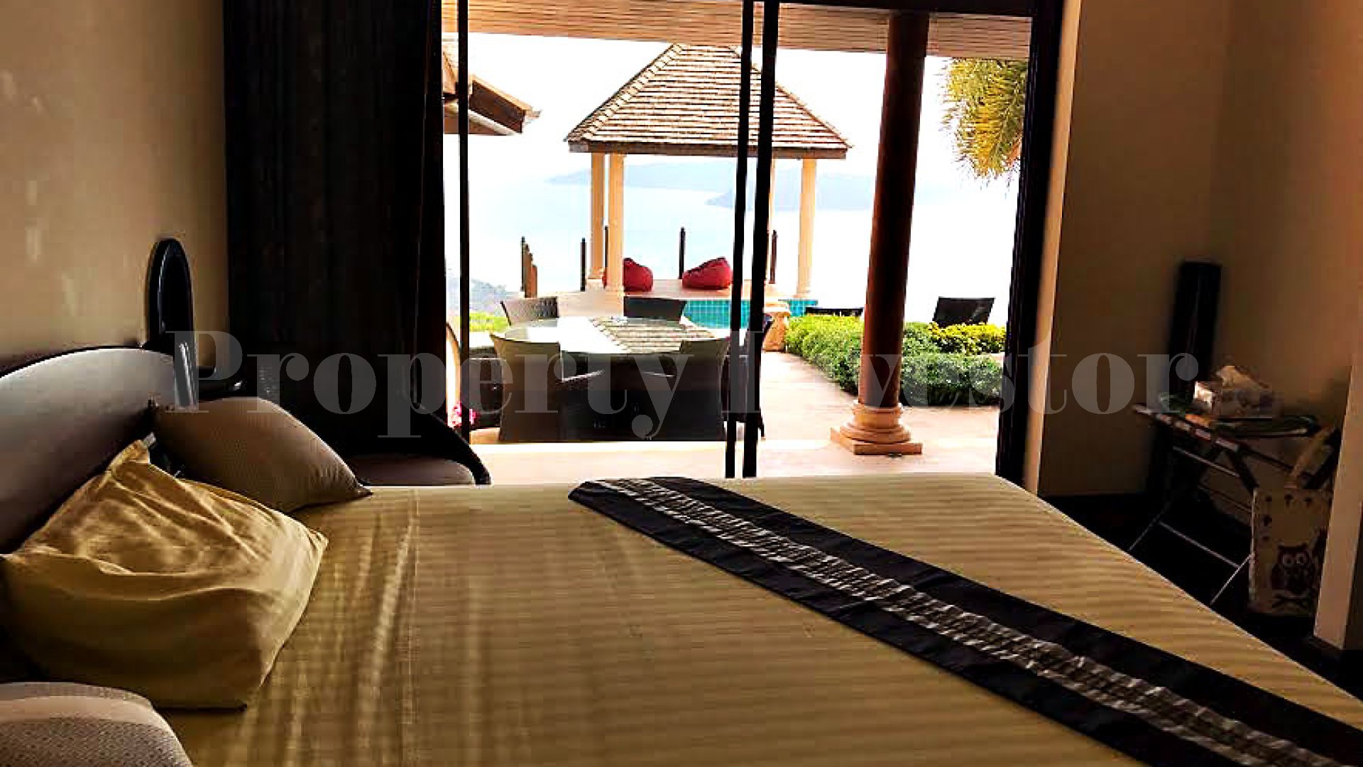 Вилла с видом на море на возвышенности