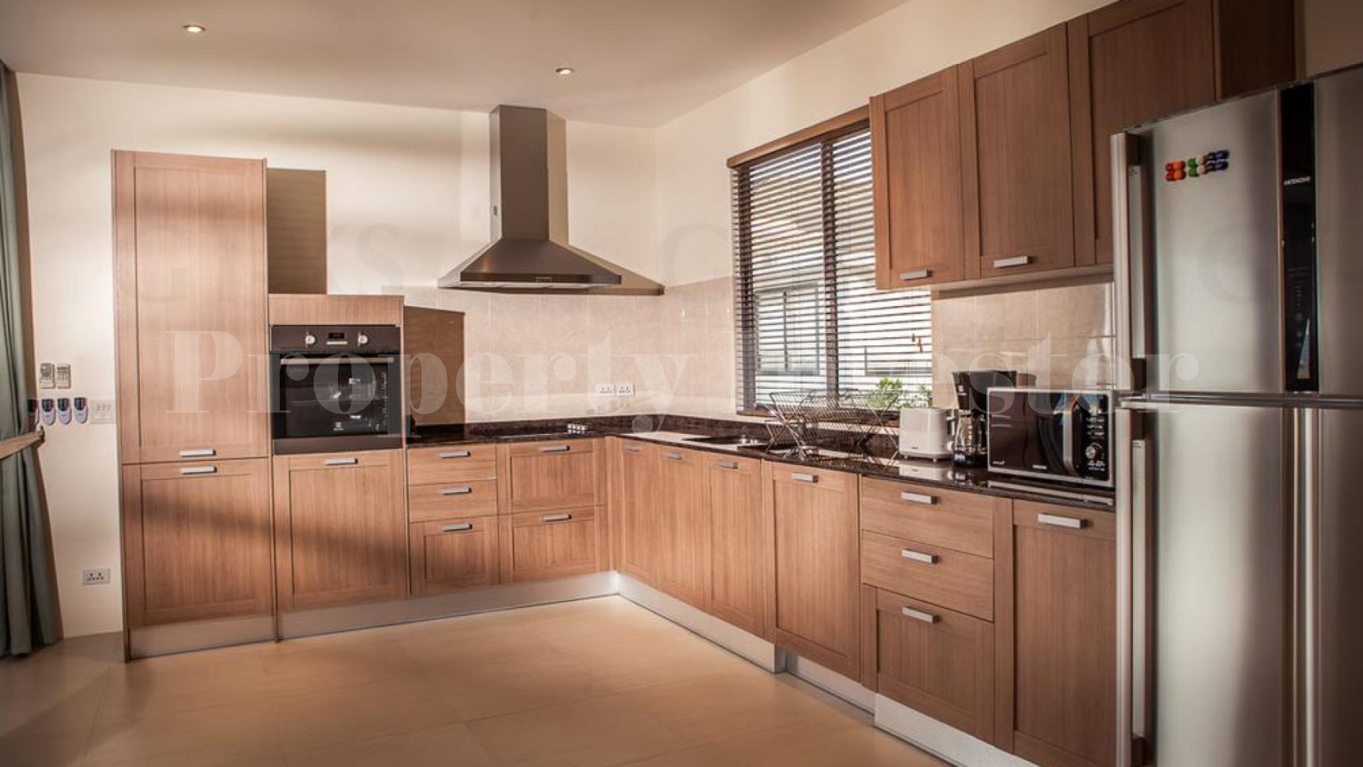 Прекрасная современная вилла на 4 спальни на пляже со своим приватным выходом к пляжу на о. Самуи, Тайланд