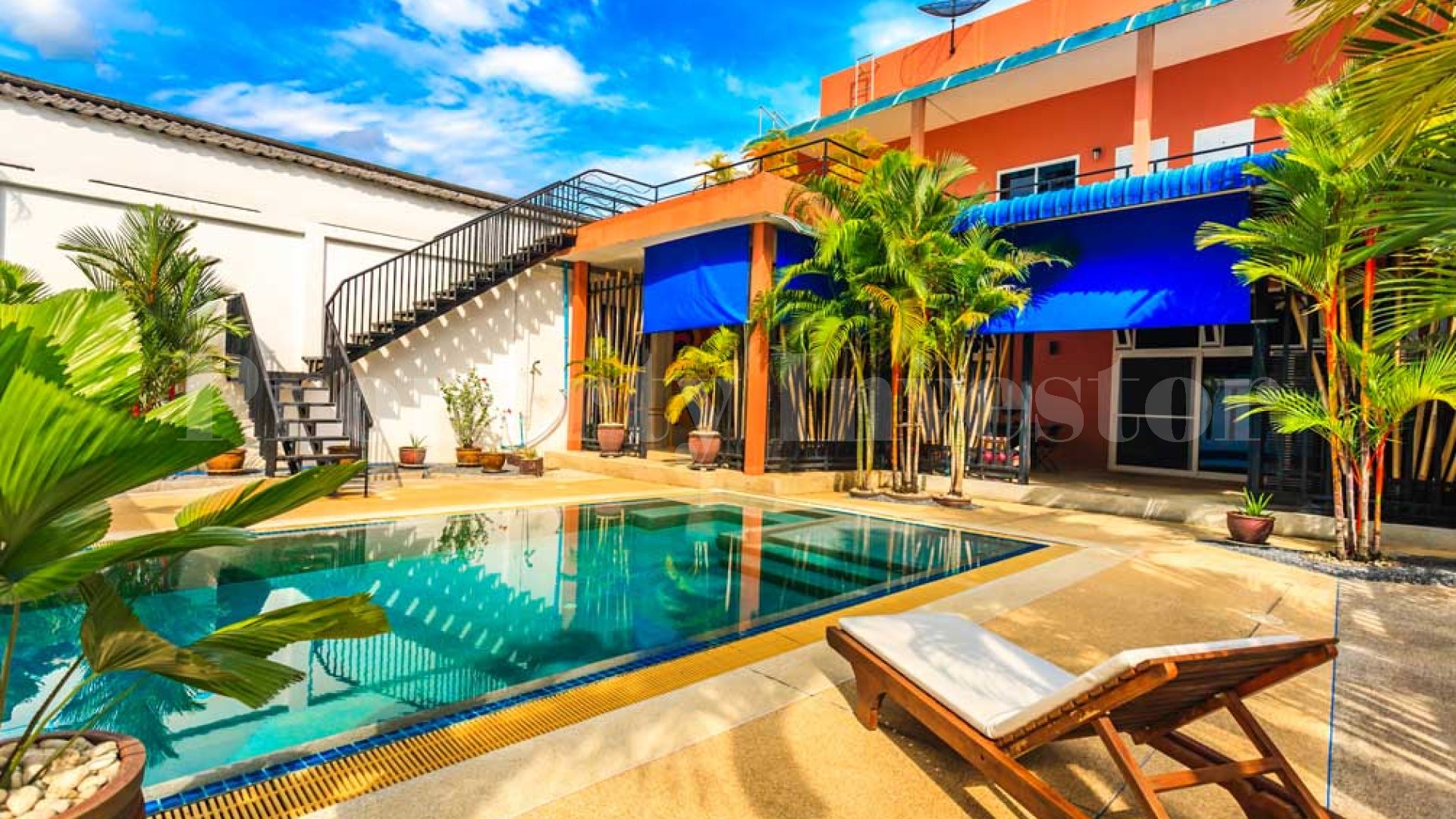 Яркая тропическая вилла на 5 спален в самом центре Патонга, Пхукет