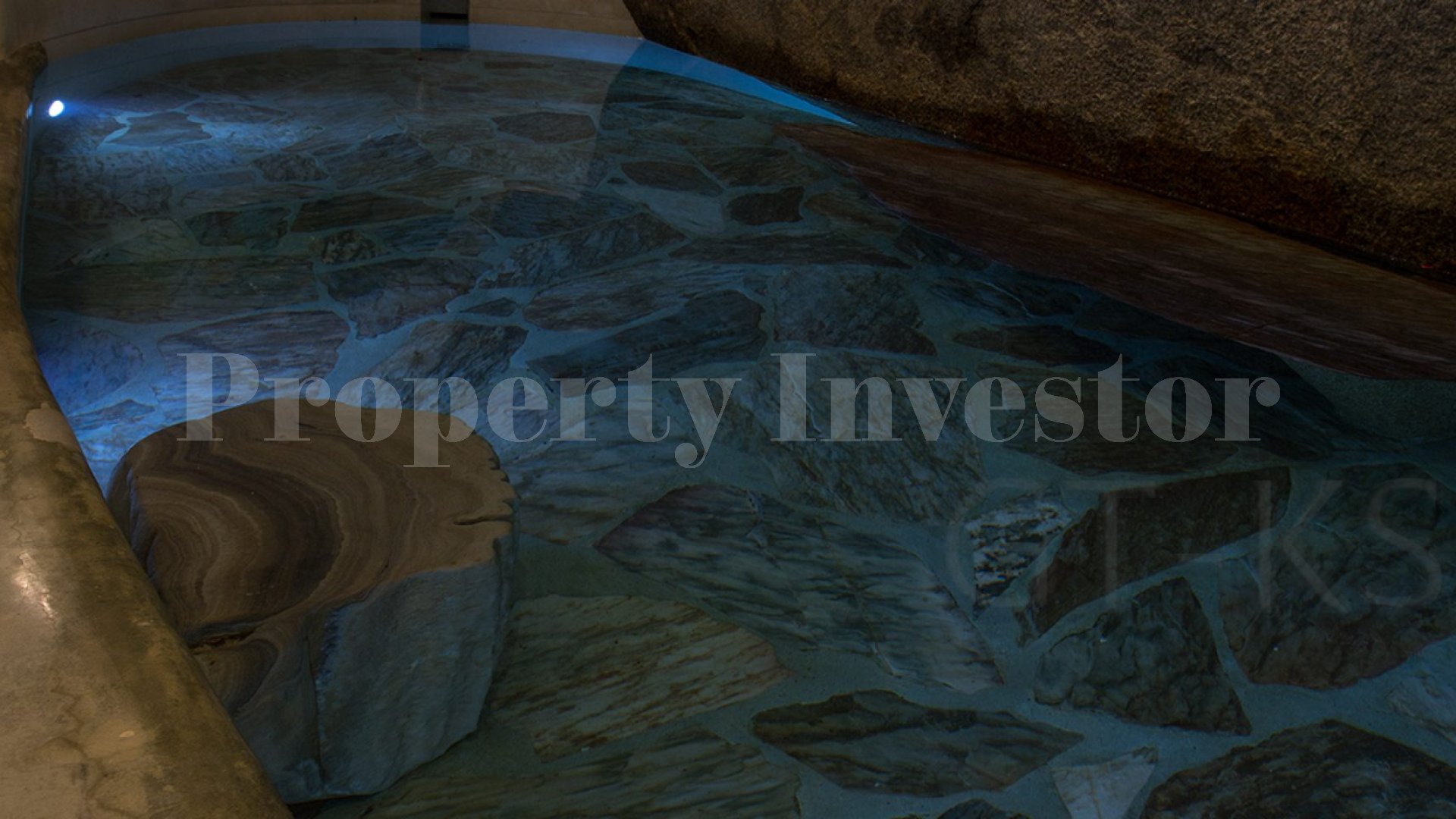 Невероятная роскошная тропическая вилла с 3 спальнями и с водопадом на склоне холма на о.Самуи