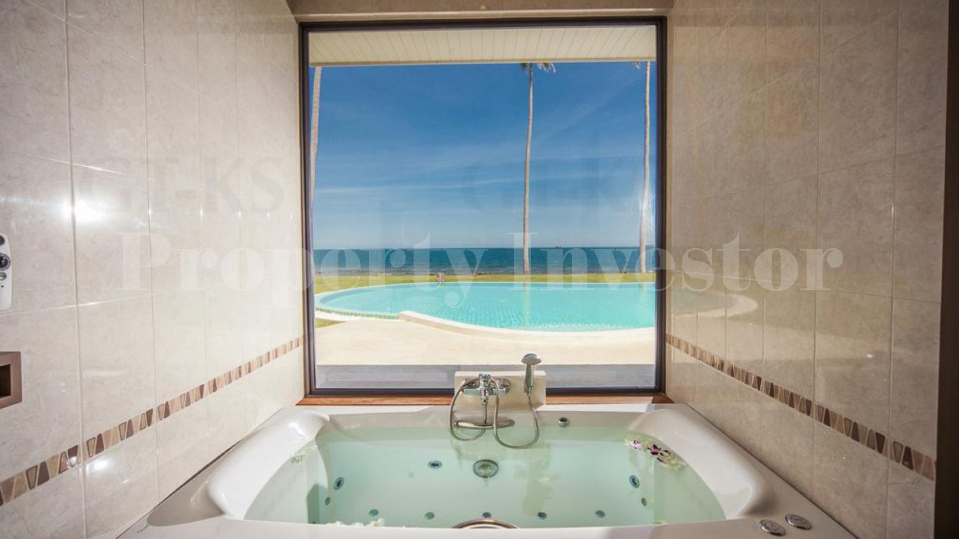 Прекрасная современная вилла на 4 спальни на пляже со своим приватным выходом к пляжу на о. Самуи, Тайланд